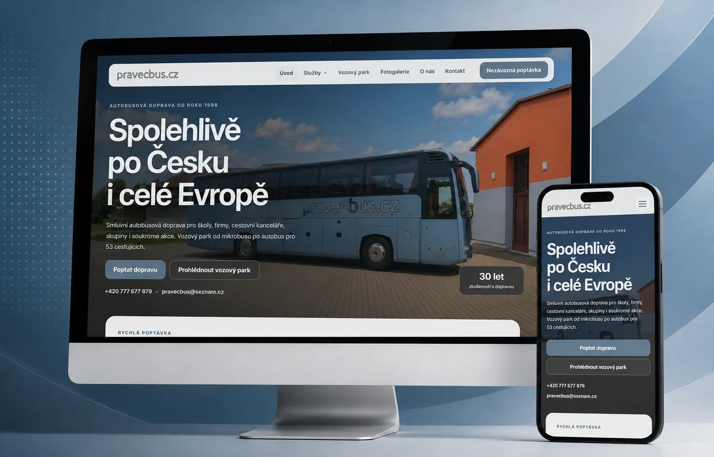 Responzivní web Pravecbus.cz zobrazený na desktopu a mobilu